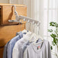 🧥📦 Sammenklappelig tøjbøjle – 5 kroge, pladsbesparende, perfekt til rejser!