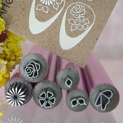 💅 50 % RABAT I BEGRÆNSET PERIODE! ✨ Sæt med neglestempler – Kreativt, enkelt, i salonkvalitet 🌸